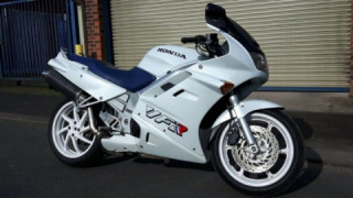 Honda VFR 750F - Knight