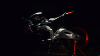 Aprilia Tuono V4R
