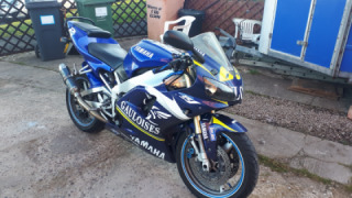 Yamaha YZF R1