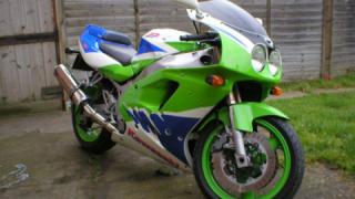 Kawasaki Ninja ZX-7R - ZXR 750L1