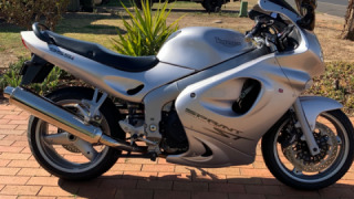Triumph Sprint 955 - Silver Bullet
