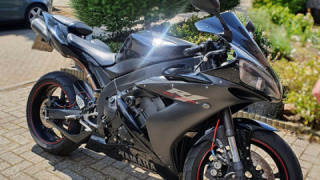 Yamaha YZF R1 - Blackbetty