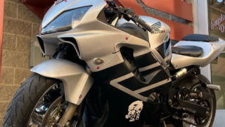Honda CBR 600F4i - Cortana