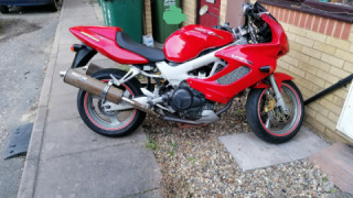 Honda VTR 1000F FireStorm - Rosey