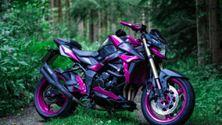 Suzuki GSR 750