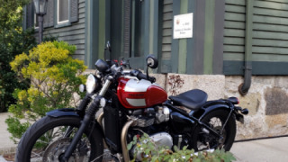 Triumph Bonneville T140 - Lucy