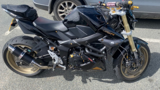 Suzuki GSR 750