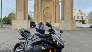 Yamaha YZF R1