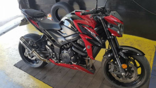 Suzuki GSXS 750