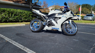 Yamaha YZF R1