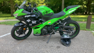 Kawasaki Ninja 400R - Ten
