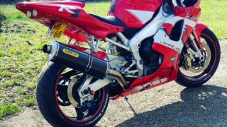 Yamaha YZF R1