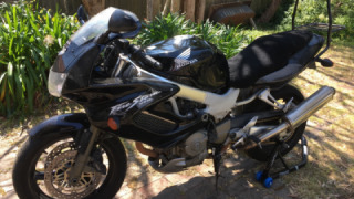 Honda VTR 1000F FireStorm - Black Betty
