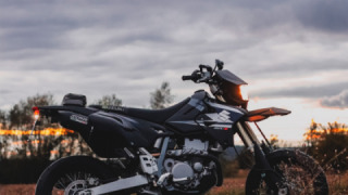 Suzuki DR-Z400 - susi