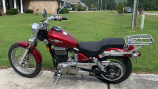 Suzuki Boulevard S40 - Red hawk
