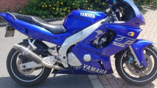 Yamaha YZF R1 - Flow