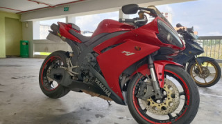 Yamaha YZF R1