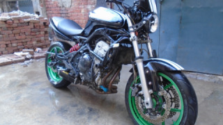 Kawasaki ER 6N - beet