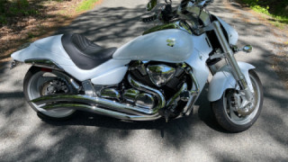 Suzuki Boulevard M109R - EzBull