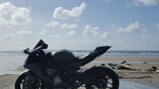 Yamaha YZF R1
