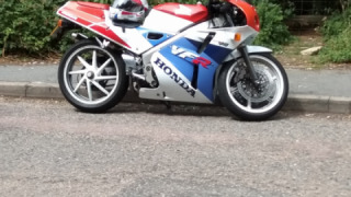 Honda VFR 400 - NC30