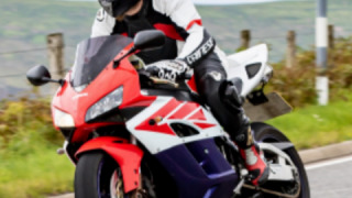 Honda CBR 1000RR - Fireblade