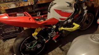 Honda CBR 600F4i - Clap Trap