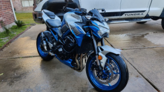Kawasaki Z900 - Silver Blue ?