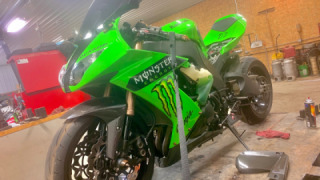 Kawasaki Ninja ZX-10R - Tire Burner