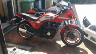 Kawasaki GPZ 750 Turbo - unitrack