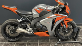 Honda CBR 1000RR - Fireblade