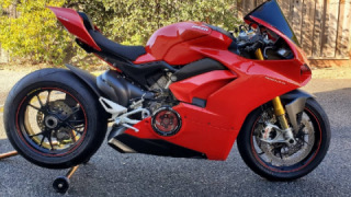 Ducati Panigale V4S