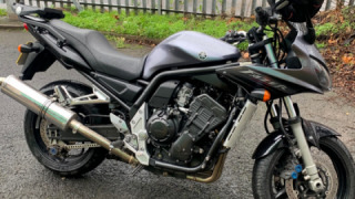 Yamaha FZR 1000