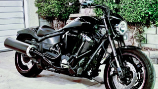 Yamaha XV 1700 Warrior - Scarlett