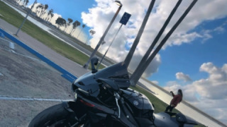 Yamaha YZF R1 - raven