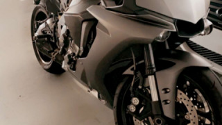 Yamaha YZF R1