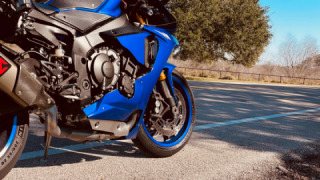 Yamaha YZF R1