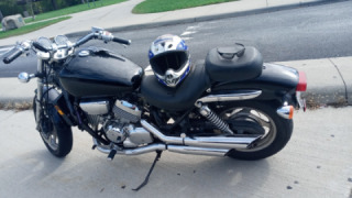 Honda VF 750C Magna - Black beauty