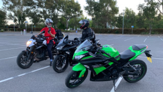 Kawasaki Ninja 300 - The Bat