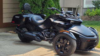 Bombardier Can-Am Spyder RT - Venom