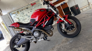Ducati Monster 696