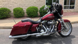 Harley-Davidson Street Glide - Red Bird