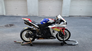Yamaha YZF R1 - Deialis