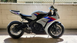 Honda CBR 1000RR - FireBlade