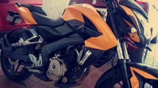 Bajaj Pulsar RS200