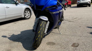 Yamaha YZF R1 - electric blueyes