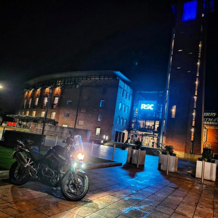 A wonderful mind clearing ride to Stratford Upon Avon this evening ❤️