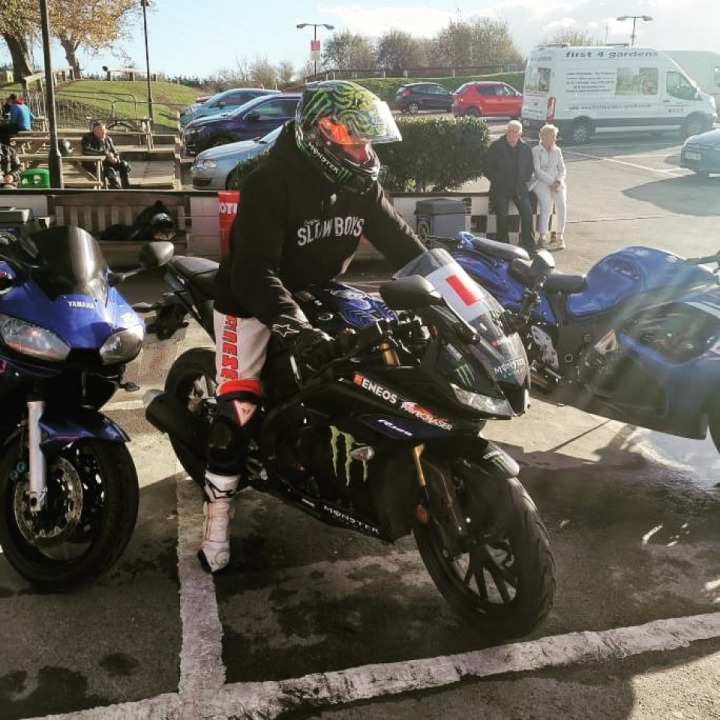 Yamaha YZF125 fun....