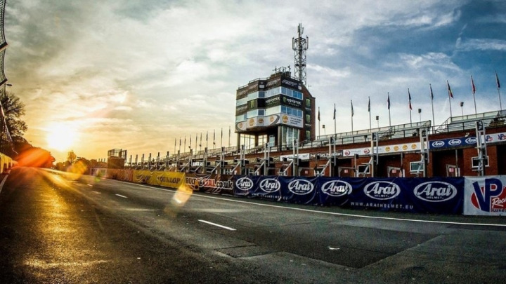 The top 10 best spots to watch the TT