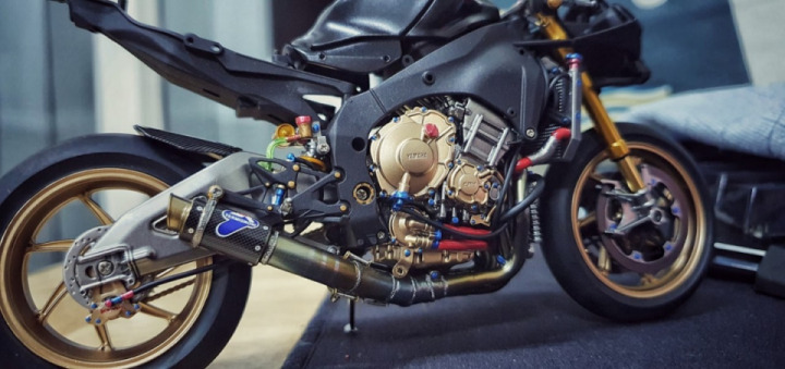 Fresh update R1 scale model